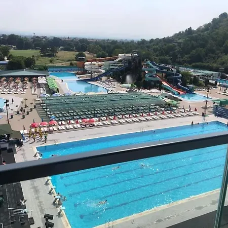 Aqua Lux 4 *